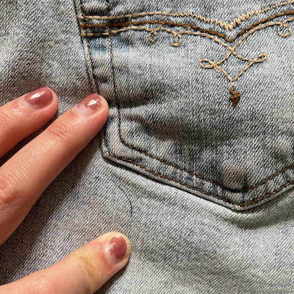 l.e.i. Sophia Jean Bermuda Shorts - Picture 5 of 5